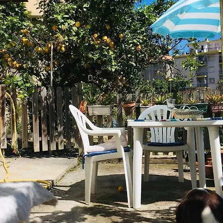 Foce. Bilocale Con Giardino. 4 Posti Letto. Apartmán